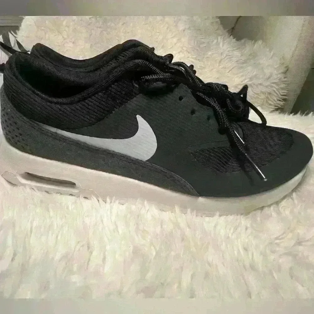 Nike sneakers - Picture 1 of 6